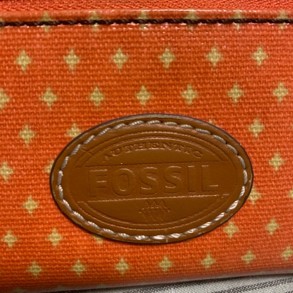 Fossil Coral and Pink Wallet - Picture 2 of 6
